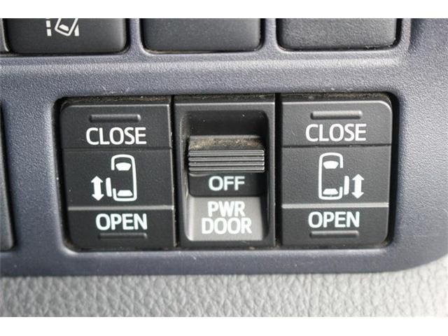 TOYOTA NOAH 2016 Image 31