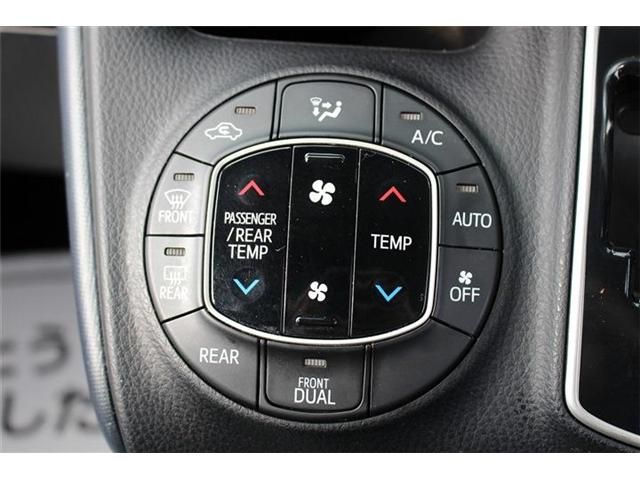 TOYOTA NOAH 2016 Image 31