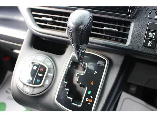 TOYOTA NOAH 2016 Image 31