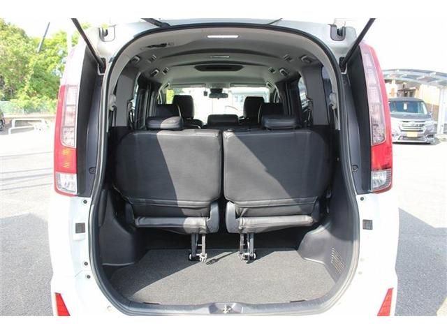 TOYOTA NOAH 2016 Image 31