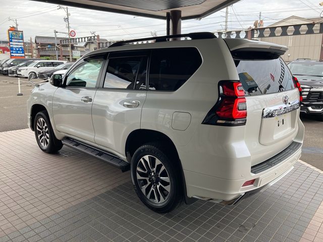 TOYOTA LANDCRUISER PRADO 2022 Image 31
