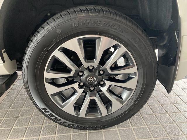 TOYOTA LANDCRUISER PRADO 2022 Image 31