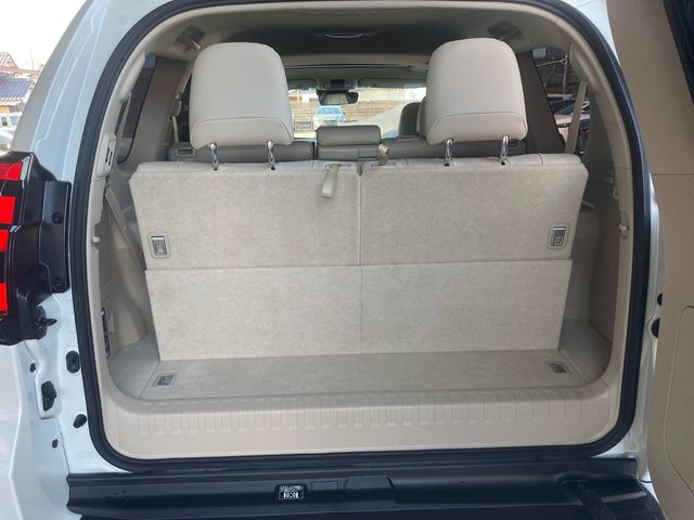 TOYOTA LANDCRUISER PRADO 2022 Image 31