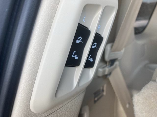 TOYOTA LANDCRUISER PRADO 2022 Image 31