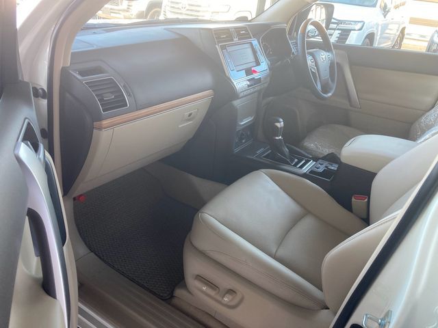 TOYOTA LANDCRUISER PRADO 2022 Image 31