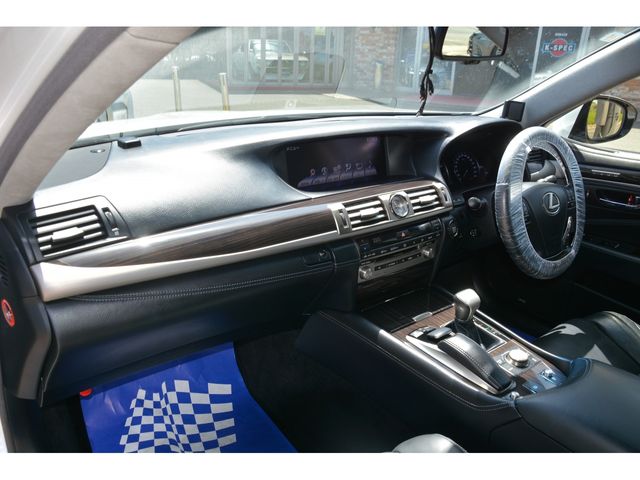 TOYOTA LEXUS LS460 2013 Image 31