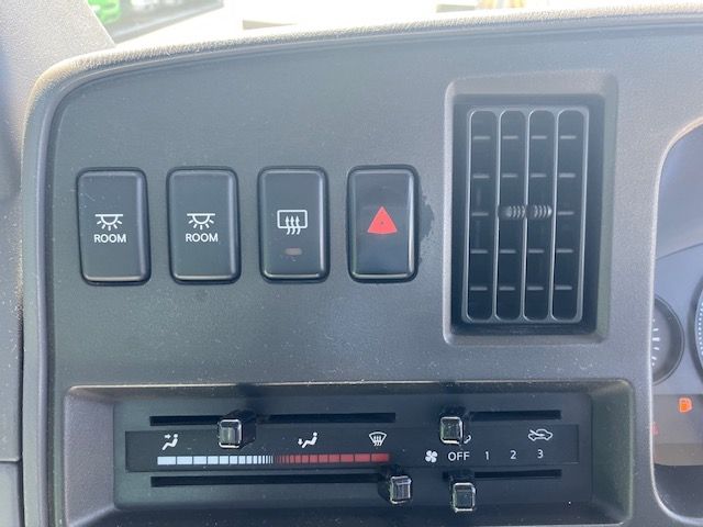 NISSAN CIVILIAN 2012 Image 31