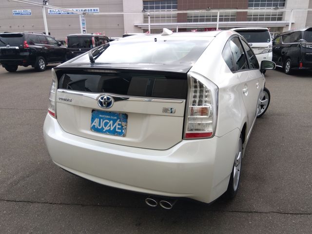 TOYOTA PRIUS 2010 Image 31