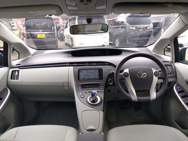 TOYOTA PRIUS 2010 Image 31