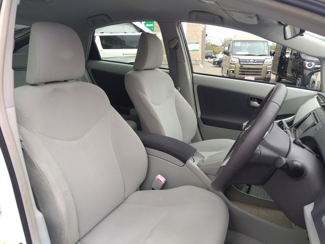 TOYOTA PRIUS 2010 Image 31