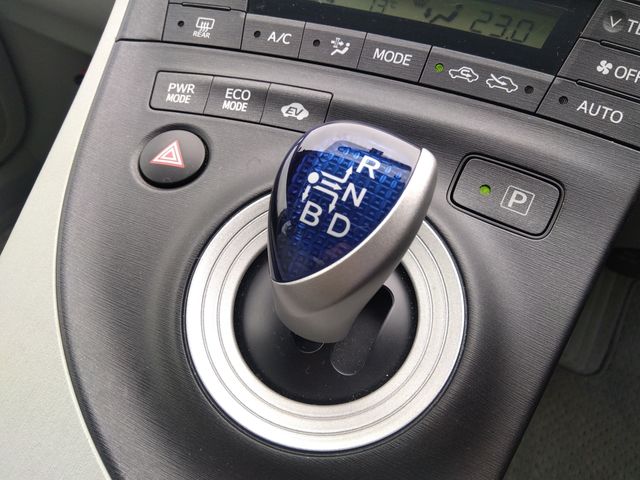 TOYOTA PRIUS 2010 Image 31