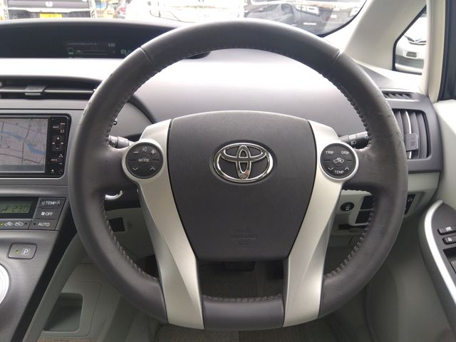TOYOTA PRIUS 2010 Image 31