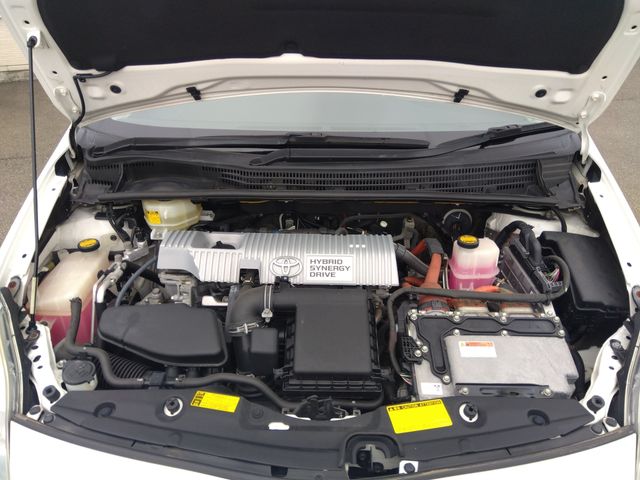 TOYOTA PRIUS 2010 Image 31