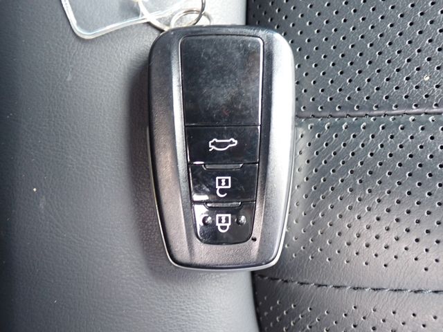 TOYOTA CROWN SEDAN HYBRID 2019 Image 31