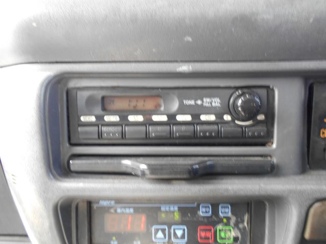 ISUZU ELF 2006 Image 31