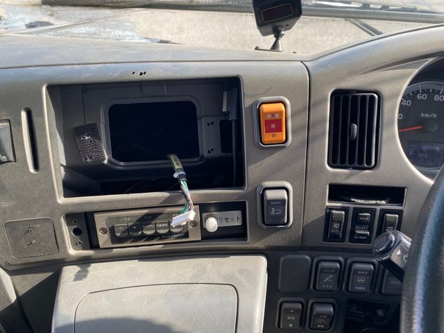 ISUZU GALA 2011 Image 31