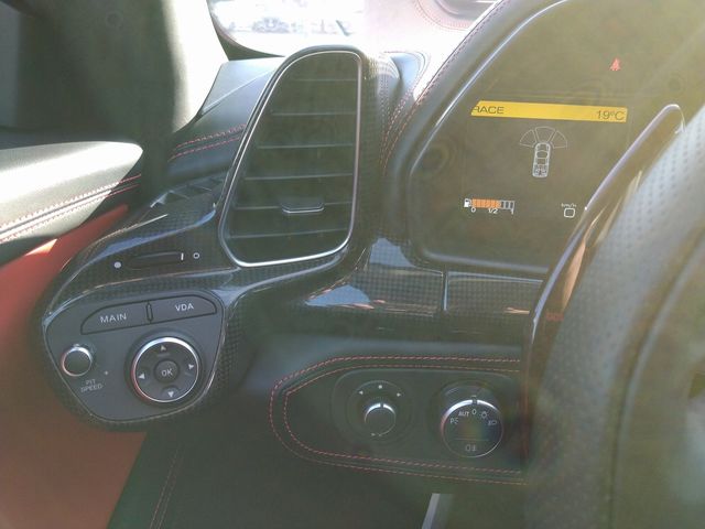 FERRARI 458 SPIDER 2015 Image 31