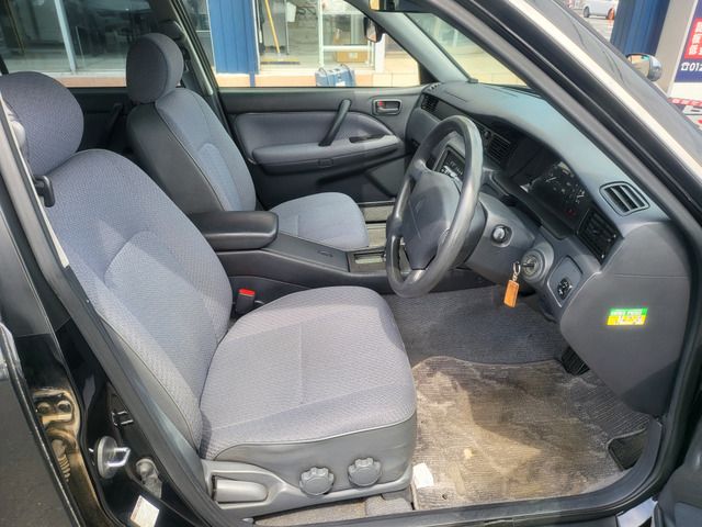 TOYOTA CROWN SEDAN 1996 Image 31