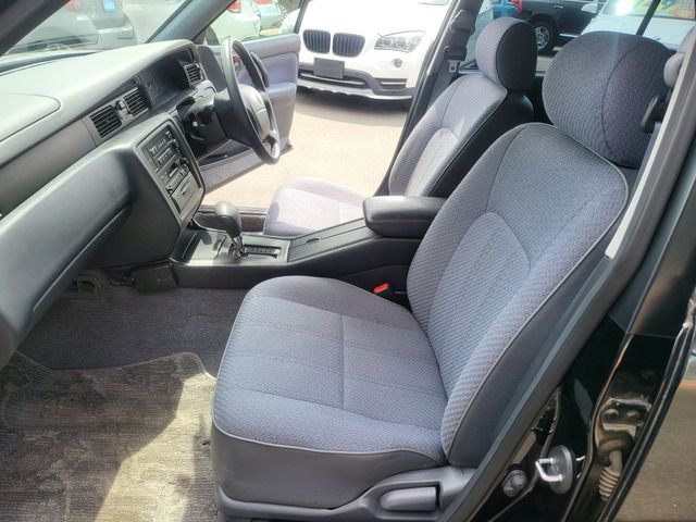 TOYOTA CROWN SEDAN 1996 Image 31