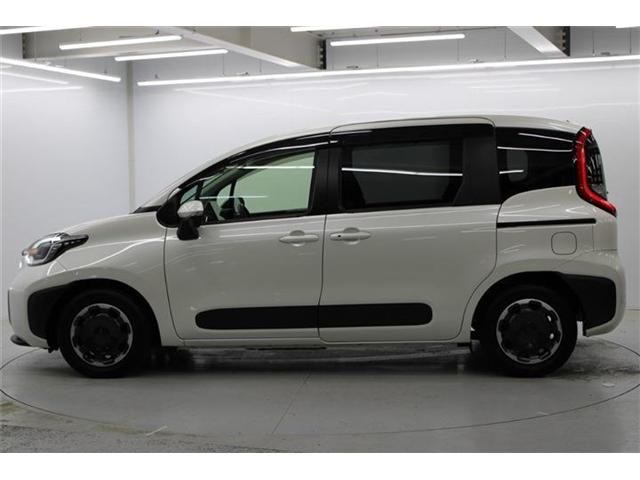 TOYOTA SIENTA HYBRID 2023 Image 31