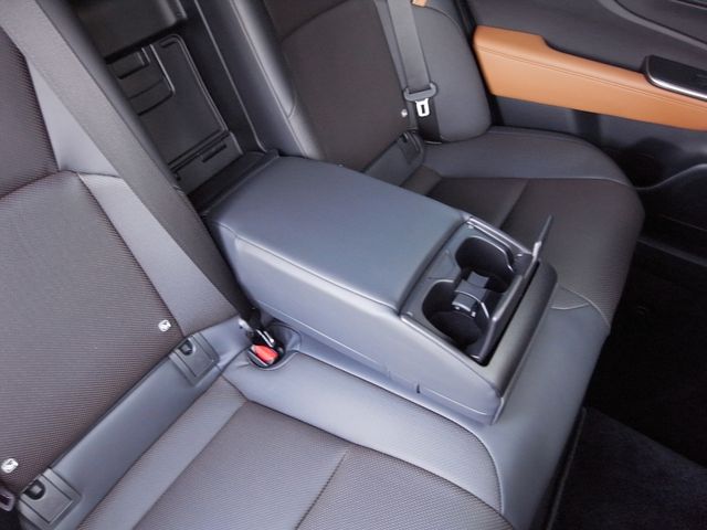 TOYOTA CROWN CROSSOVER 2022 Image 31