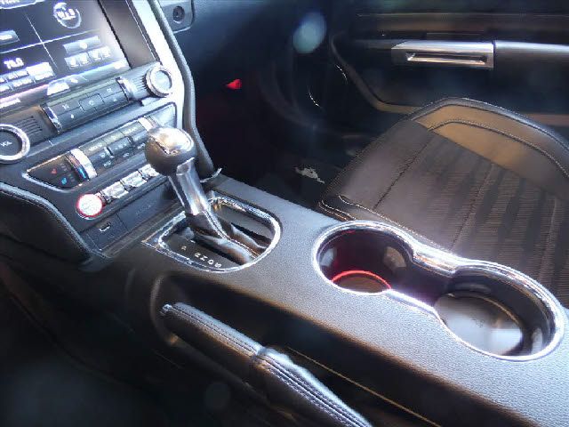 FORD MUSTANG 2015 Image 31