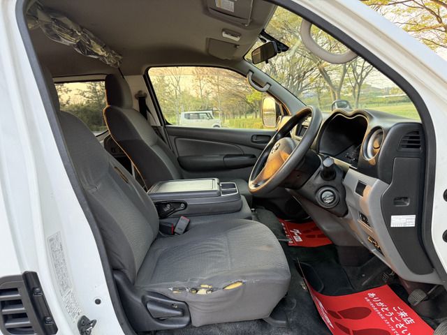 NISSAN NV350 CARAVAN 4WD 2014 Image 31