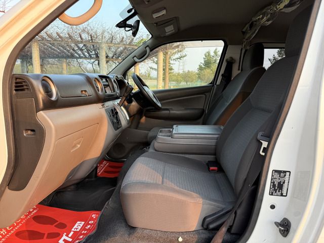 NISSAN NV350 CARAVAN 4WD 2014 Image 31