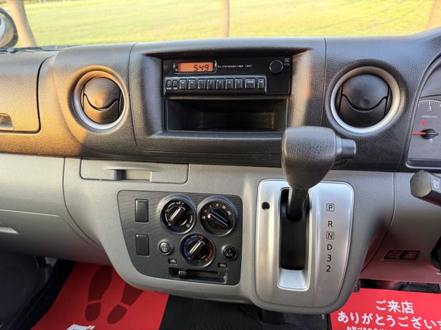 NISSAN NV350 CARAVAN 4WD 2014 Image 31