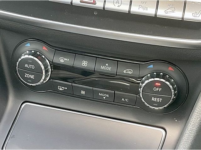 MERCEDES BENZ GLA CL 2019 Image 31