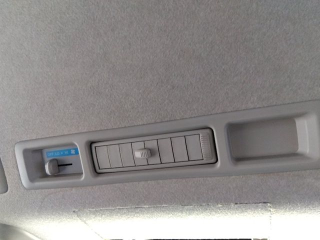 TOYOTA HIACE VAN 4WD 2015 Image 31