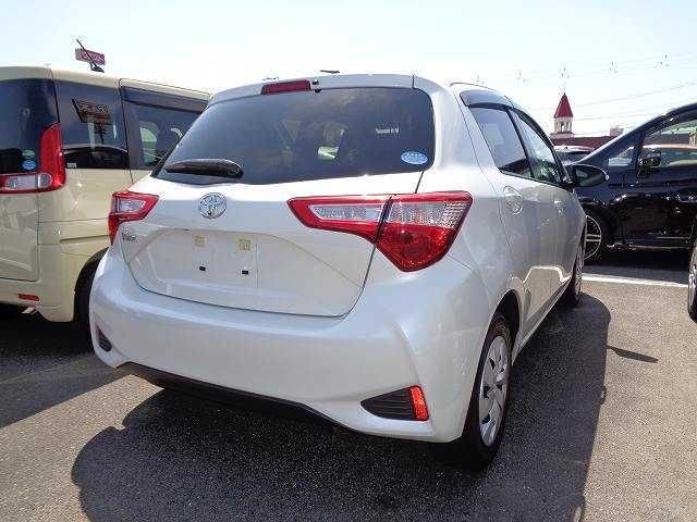 TOYOTA VITZ 2019 Image 31