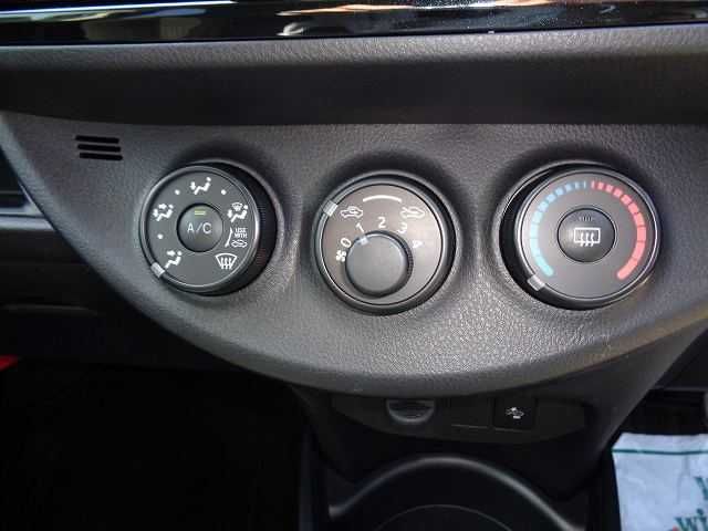 TOYOTA VITZ 2019 Image 31