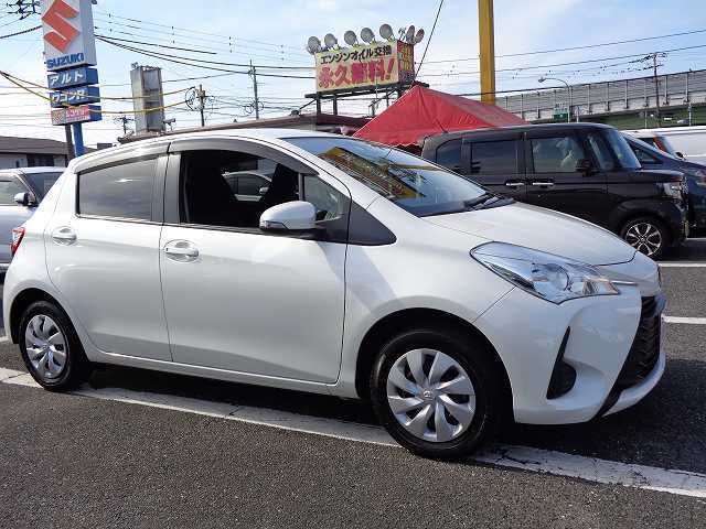 TOYOTA VITZ 2019 Image 31