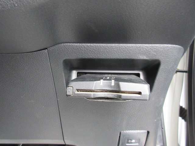 TOYOTA VITZ 2019 Image 31