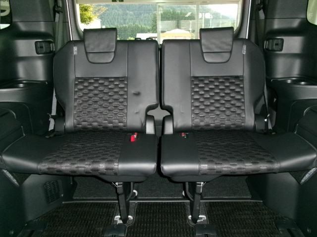 TOYOTA VOXY HYBRID 4WD 2023 Image 31