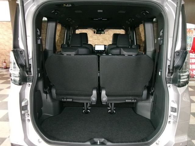 TOYOTA VOXY HYBRID 4WD 2023 Image 31