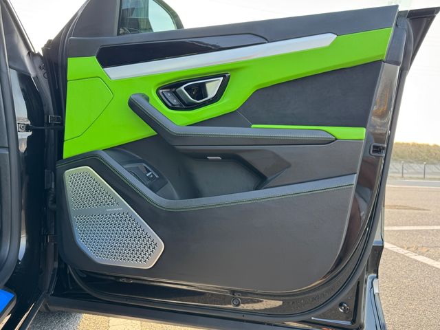 LAMBORGHINI URUS 2020 Image 31