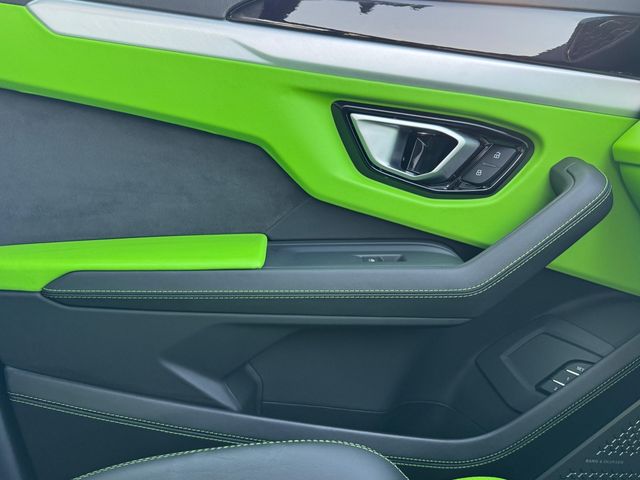 LAMBORGHINI URUS 2020 Image 31