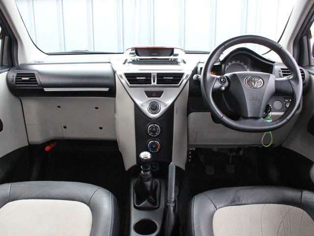 TOYOTA IQ 2011 Image 31