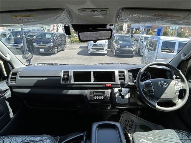TOYOTA HIACE VAN 4WD 2024 Image 31