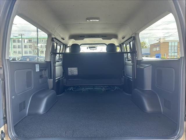 TOYOTA HIACE VAN 4WD 2024 Image 31