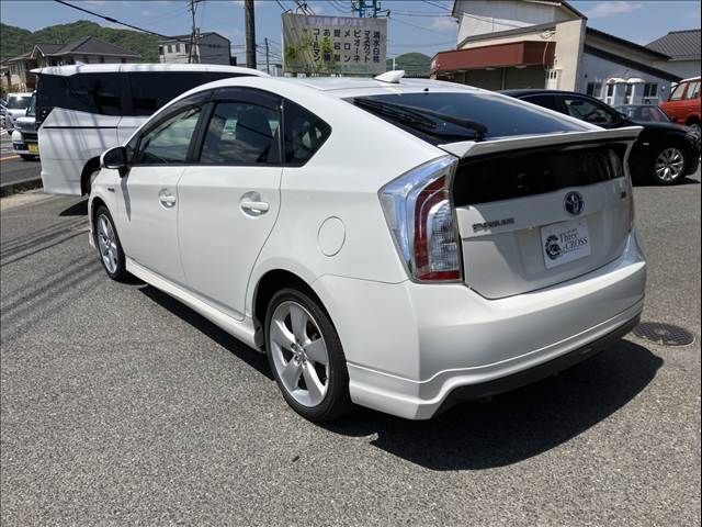 TOYOTA PRIUS 2014 Image 31