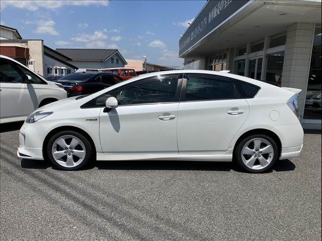 TOYOTA PRIUS 2014 Image 31