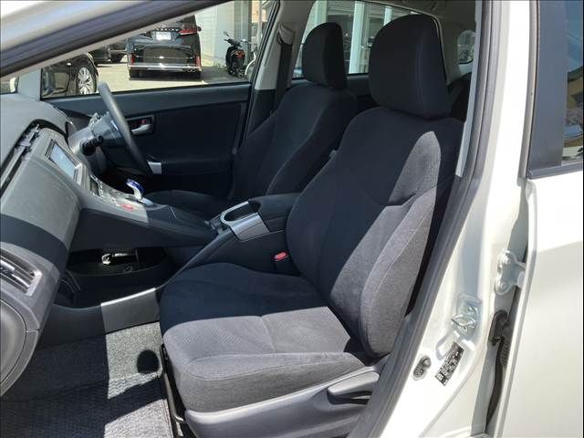 TOYOTA PRIUS 2014 Image 31