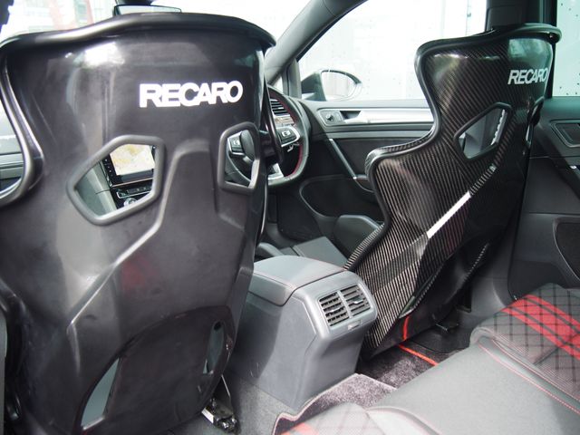 VOLKSWAGEN GOLF GTI 2019 Image 31