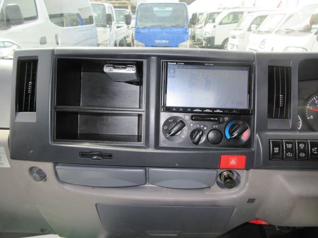 ISUZU  2011 Image 31