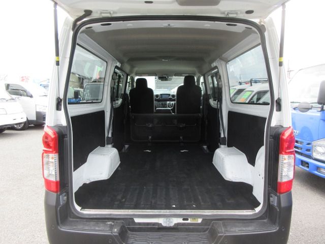 NISSAN CARAVAN VAN 2WD 2022 Image 31