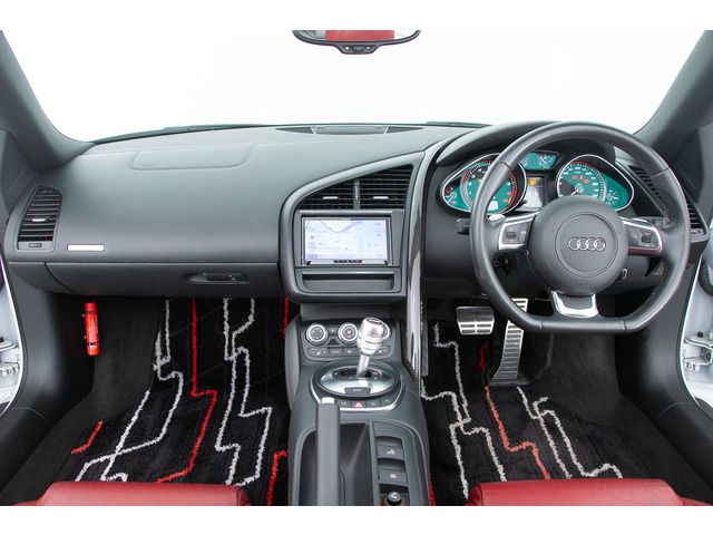 AUDI AUDI R8 SPYDER 2012 Image 31