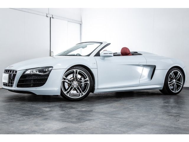 AUDI AUDI R8 SPYDER 2012 Image 31